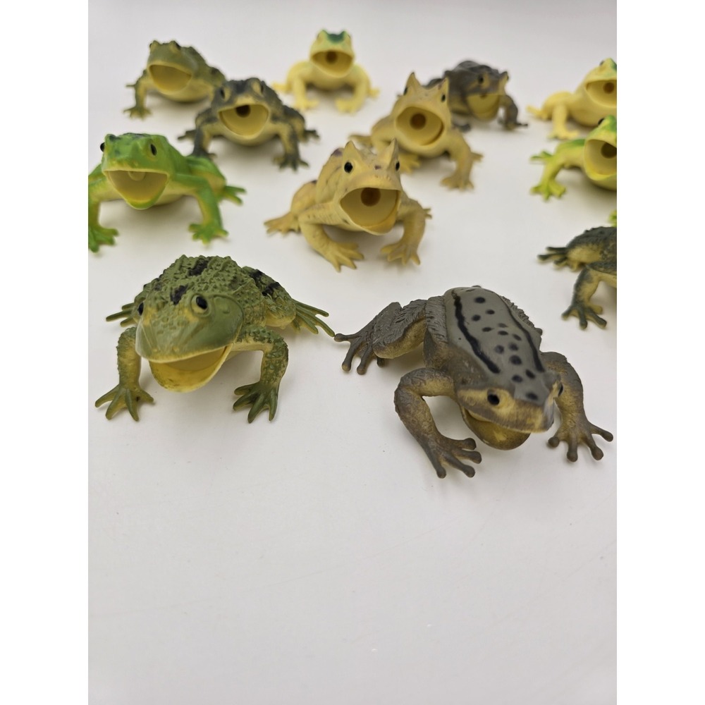 3 Inch Realistic Plastic Assorted Frogs - 12 Pieces Green